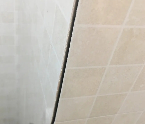 唐山市瓷砖空鼓维修公司分享阳台瓷砖脱落的修复过程可以分为以下几个步骤